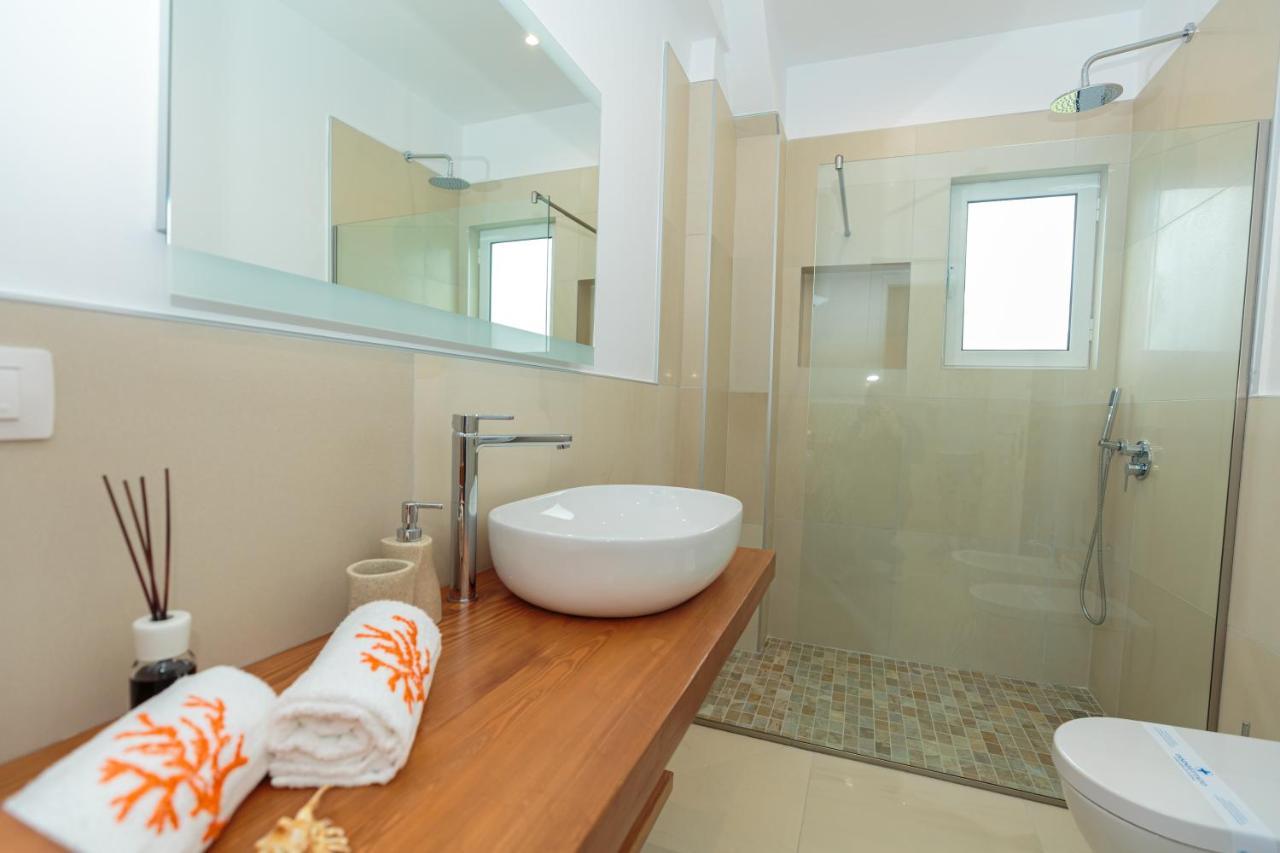 Holiday House Solemare Orikum Bagian luar foto