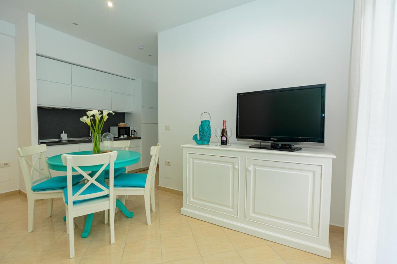 Holiday House Solemare Orikum Bagian luar foto