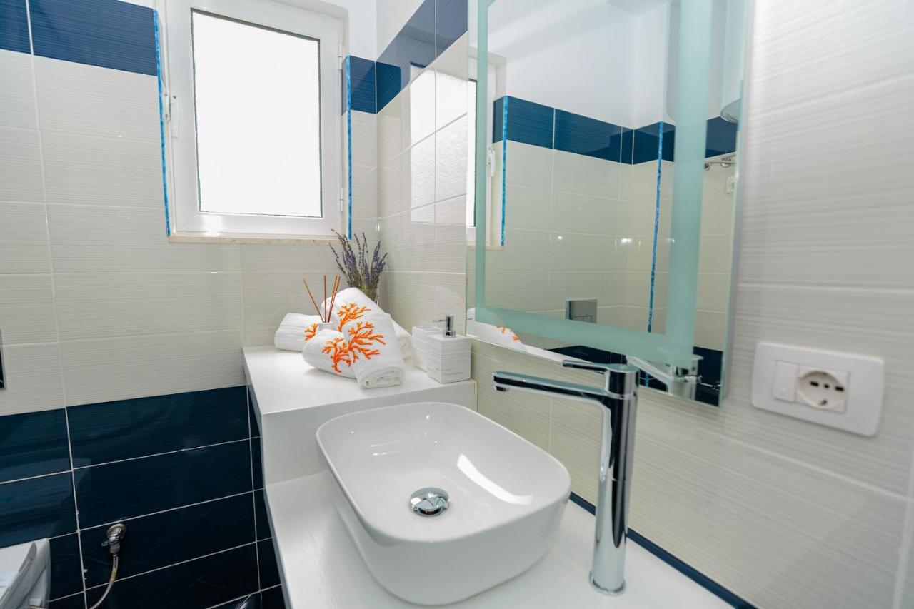Holiday House Solemare Orikum Bagian luar foto