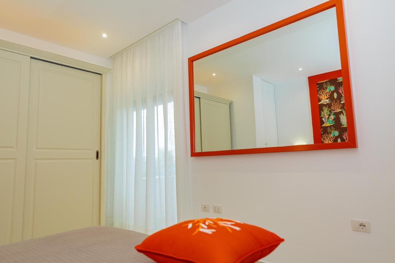 Holiday House Solemare Orikum Bagian luar foto